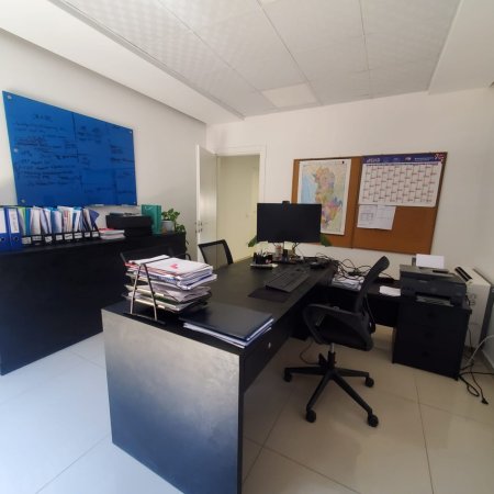 Tirane, jepet me qera zyre Kati 1, 126 m² 2.500 € (Rruga e Kavajes)