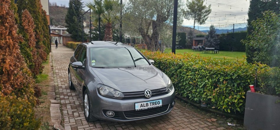 Tirane, shes makine WV GOLF 6 NAFTE 1.6 EUROPE Nafte, gri e erret automatik Klima 183.000 km 8.200 €