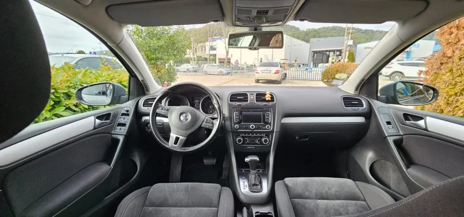 Tirane, shes makine WV GOLF 6 NAFTE 1.6 EUROPE Nafte, gri e erret automatik Klima 183.000 km 8.200 €