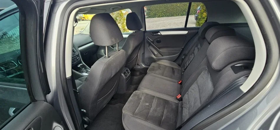 Tirane, shes makine WV GOLF 6 NAFTE 1.6 EUROPE Nafte, gri e erret automatik Klima 183.000 km 8.200 €