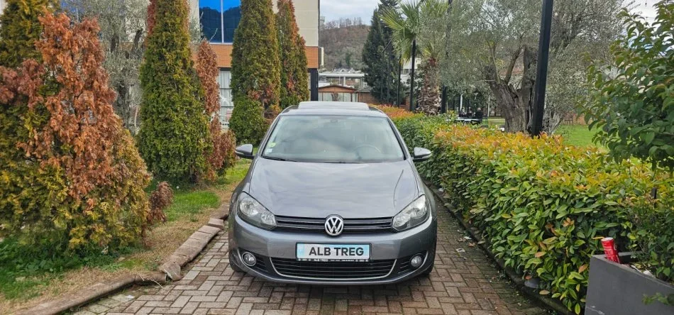 Tirane, shes makine WV GOLF 6 NAFTE 1.6 EUROPE Nafte, gri e erret automatik Klima 183.000 km 8.200 €