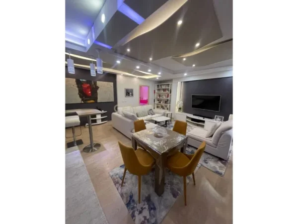 Tirane, shes apartament 3+1+Aneks+Ballkon Kati 1, 136 m² 259.000 € (XHAMLLIK)