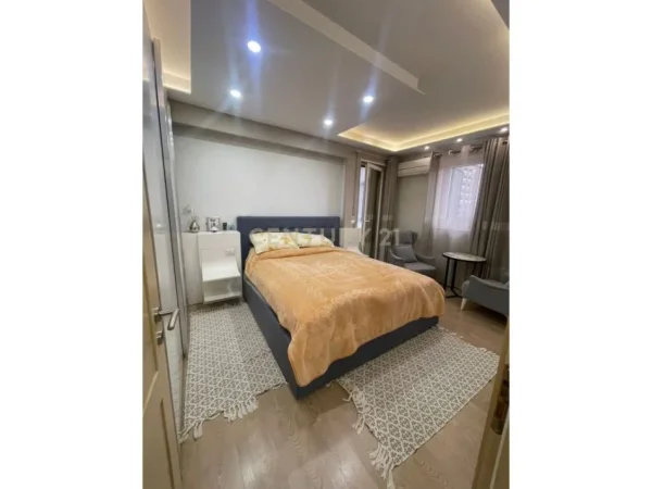 Tirane, shes apartament 3+1+Aneks+Ballkon Kati 1, 136 m² 259.000 € (XHAMLLIK)