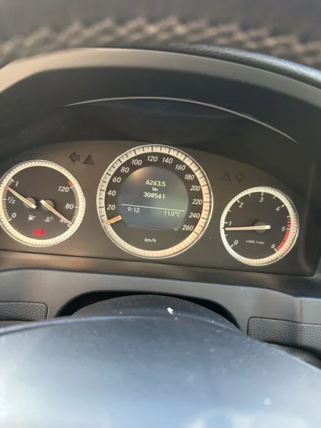 Tirane, shes makine Mercedes C Class 200 Nafte, gri metalizato manuale Klima 6.700 €