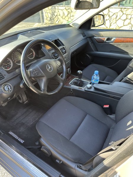 Tirane, shes makine Mercedes C Class 200 Nafte, gri metalizato manuale Klima 6.700 €
