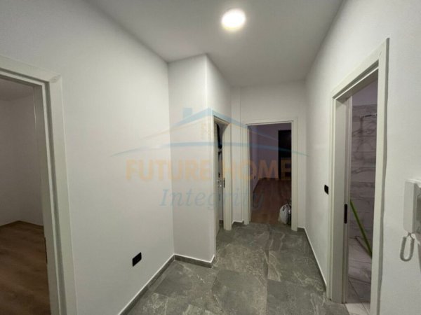 Tirane, jepet me qera apartament 2+1+Ballkon Kati 6, 88 m² 450 € (Rruga e Dibres)