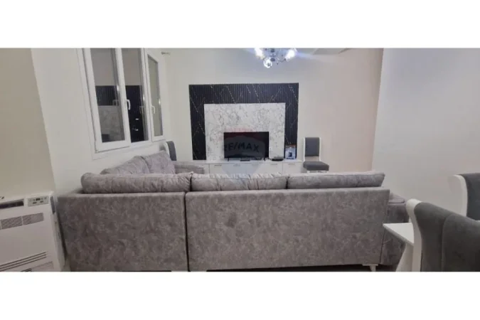 Tirane, jepet me qera apartament 1+1+Ballkon Kati 5, 75 m² 450 € 