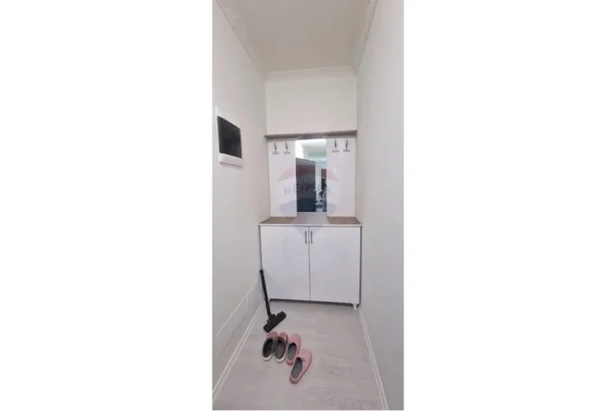 Tirane, jepet me qera apartament 1+1+Ballkon Kati 5, 75 m² 450 € 