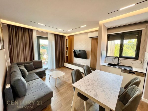 Tirane, jepet me qera apartament+verande | Penthouse 2+1+Aneks+Ballkon Kati 6, 113 m² 1.100 € (Fakultetit Ekonomik)