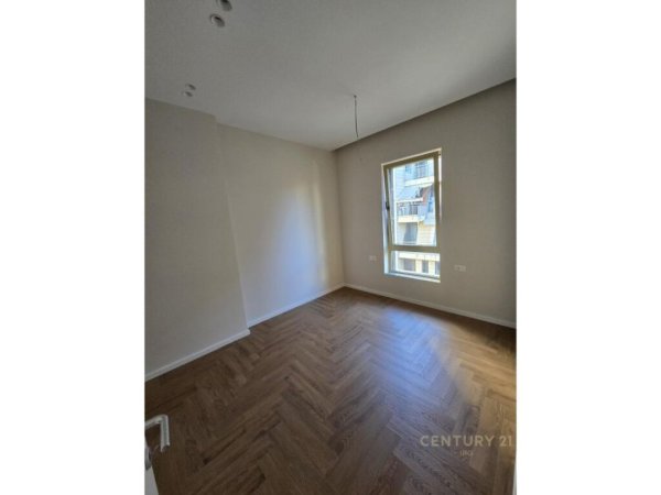 Tirane, jepet me qera apartament 2+1+Aneks+Ballkon Kati 4, 115 m² 2.300 € (Stadiumi Air Albania)