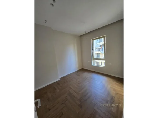 Tirane, jepet me qera apartament 2+1+Aneks+Ballkon Kati 4, 115 m² 2.300 € (Stadiumi Air Albania)