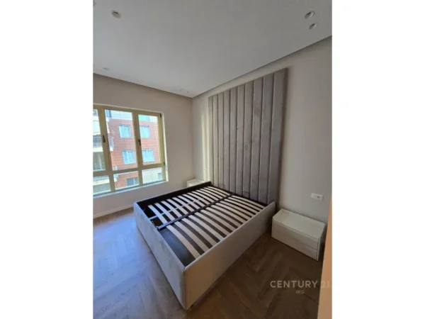 Tirane, jepet me qera apartament 2+1+Aneks+Ballkon Kati 4, 115 m² 2.300 € (Stadiumi Air Albania)
