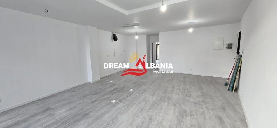 Tirane, jepet me qera zyre Kati 2, 100 m² 1.300 € (kosovareve)