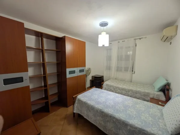 Tirane, Apartament 3+1 per qira Kati 5, 105 m² 550 € (Rruga Elbasanit)