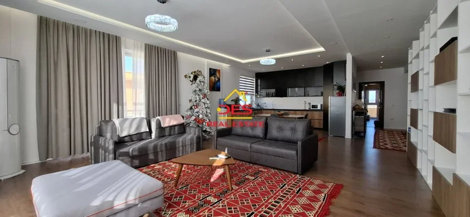 Vlore, shitet apartament 3+1+Ballkon Kati 5, 260 m² 780.000 € (Rruga Sazani , Vlorë)