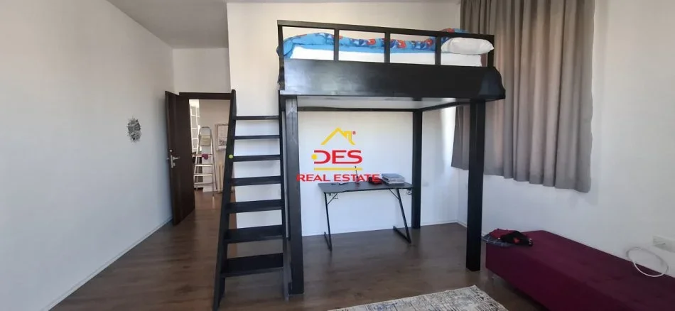 Vlore, shitet apartament 3+1+Ballkon Kati 5, 260 m² 780.000 € (Rruga Sazani , Vlorë)