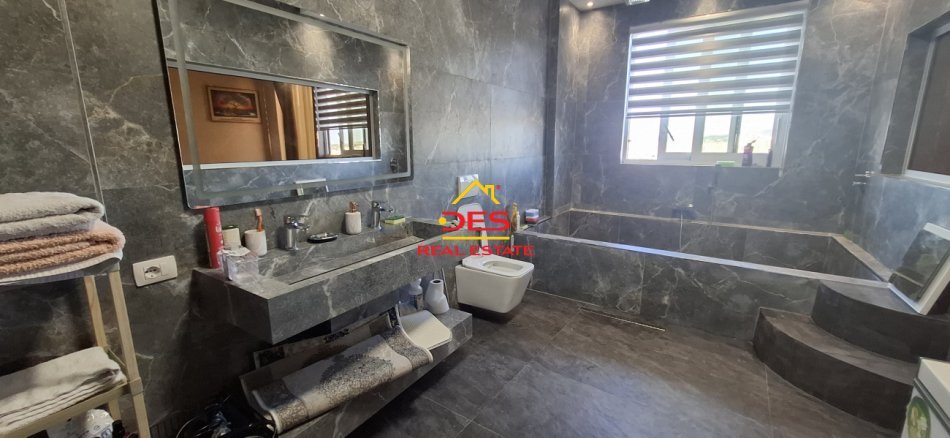 Vlore, shitet apartament 3+1+Ballkon Kati 5, 260 m² 780.000 € (Rruga Sazani , Vlorë)
