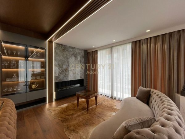 Tirane, jepet me qera apartament 3+1+Aneks+Ballkon Kati 1, 130 m² (TEG)