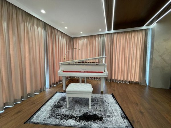 Tirane, jepet me qera apartament 3+1+Aneks+Ballkon Kati 1, 130 m² (TEG)