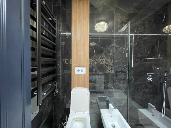 Tirane, jepet me qera apartament 3+1+Aneks+Ballkon Kati 1, 130 m² (TEG)