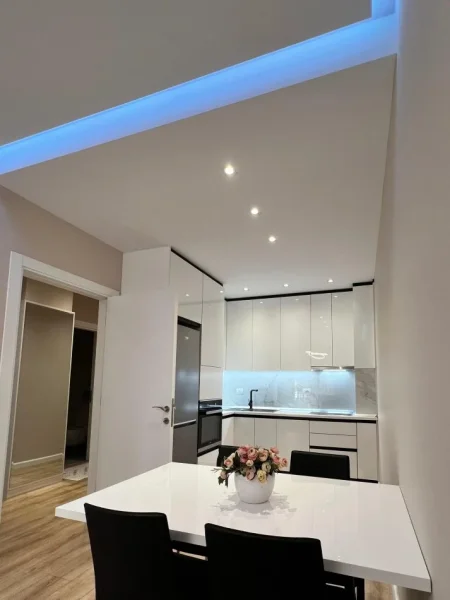 Tirane, jepet me qera apartament 1+1+Ballkon Kati 2, 71 m² 850 € (Rruga Kompleksi Kika 2)