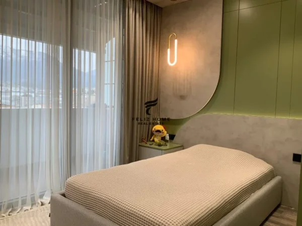 Tirane, shitet apartament 2+1+Ballkon Kati 5, 120 m² 300.000 € (ALI DEMI)