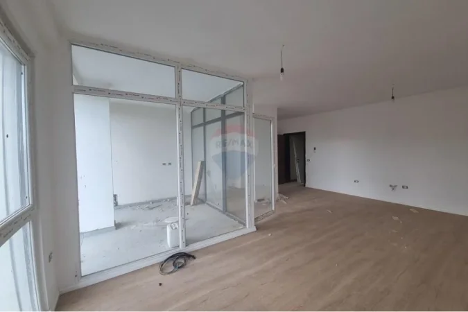 Tirane, shitet apartament 2+1 Kati 3, 118 m² 155.000 € (APARTAMENT 2+1+2 PER SHITJE TE BULEVARDI I RI!)