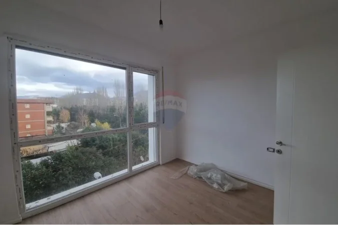 Tirane, shitet apartament 2+1 Kati 3, 118 m² 155.000 € (APARTAMENT 2+1+2 PER SHITJE TE BULEVARDI I RI!)