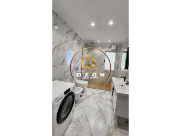 Apartament 3+1+2 për Qira në Rrugën Elbasanit!