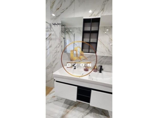 Apartament 3+1+2 për Qira në Rrugën Elbasanit!