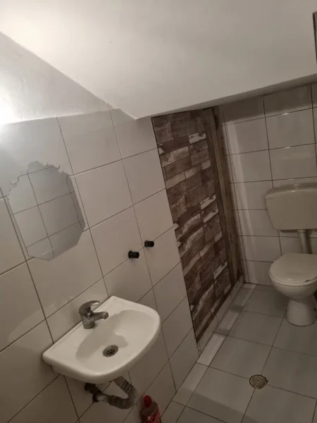 Tirane, jepet me qera Vile 2 Katshe Kati 2, 120 m² 1.100 € (KOMBINAT)