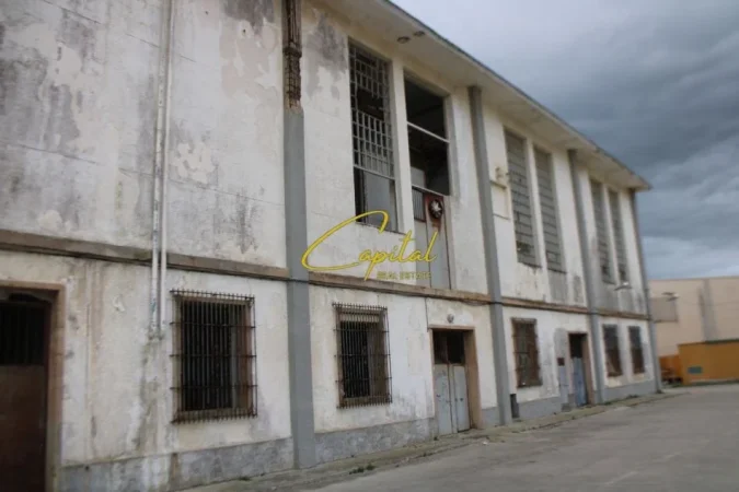 Tirane, jepet me qera dyqan Kati 2, 1.000 m² 3.500 € (YZBERISHT)