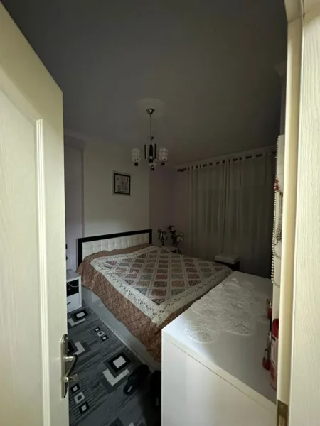 Tirane, jepet me qera apartament 1+1 Kati 4, 70 m² 450 € (Teodor keko)