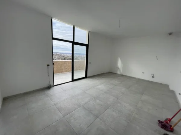 Tirane, shitet apartament 2+1+Aneks+Ballkon Kati 5, 108 m² 135.000 € (Shkoze)