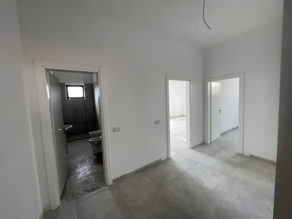Tirane, shitet apartament 2+1+Aneks+Ballkon Kati 5, 108 m² 135.000 € (Shkoze)