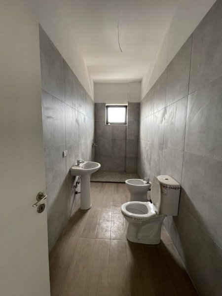 Tirane, shitet apartament 2+1+Aneks+Ballkon Kati 5, 108 m² 135.000 € (Shkoze)