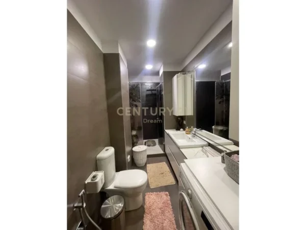 Tirane, shitet apartament 3+1+Ballkon Kati 1, 136 m² 259.000 € (Xhamllik Ish profarma)