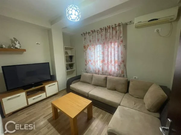 Tirane, jepet me qera Vile 3+1+Ballkon Kati 2, 164 m² 1.350 € (JORDAN MISJA)
