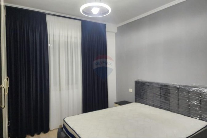 Tirane, jepet me qera apartament 2+1+Aneks , 90 m² 750 € (Kopshti Botanik)