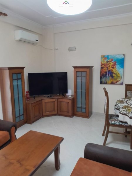 Tirane, jepet me qera apartament 2+1 Kati 5, 100 m² 550 € (Qender, prane Pazarit te Ri)