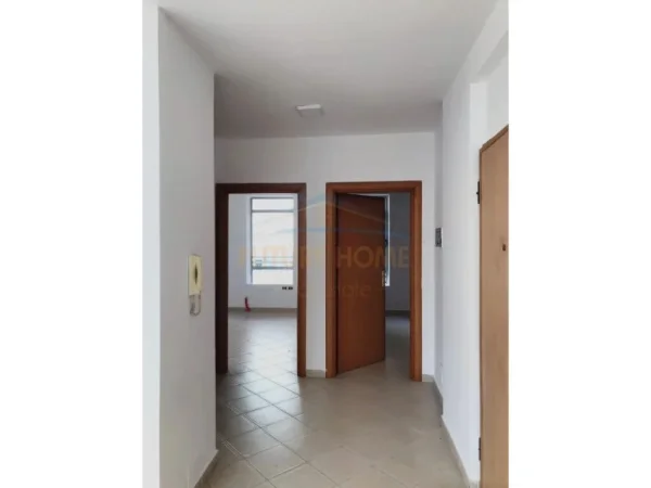 Tirane, shitet apartament 2+1+Aneks+Ballkon Kati 3, 94 m² 180.000 € (Rruga Ibrahim Dervishi)