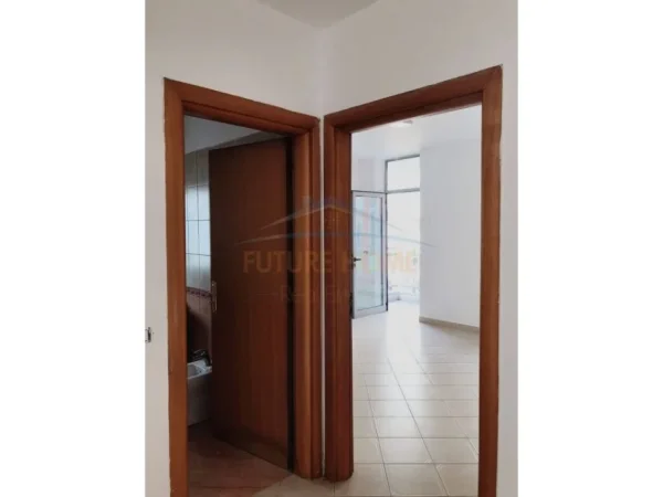 Tirane, shitet apartament 2+1+Aneks+Ballkon Kati 3, 94 m² 180.000 € (Rruga Ibrahim Dervishi)