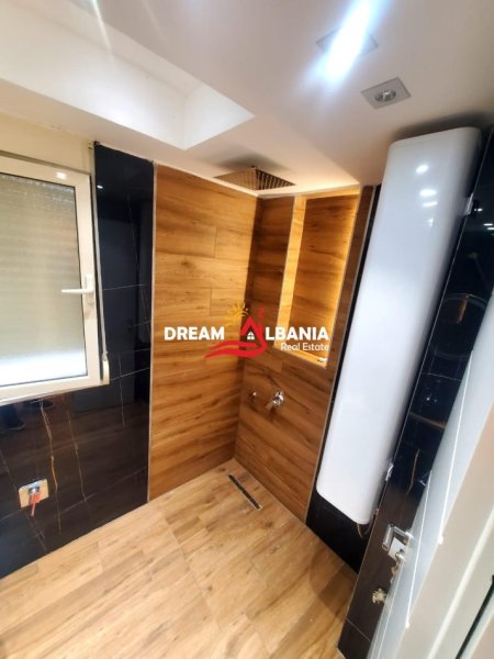 Tirane, jepet me qera apartament 2+1+Ballkon Kati 1, 70 m² 600 € (Ne zonen e Medresese, prane klinikes Greke)