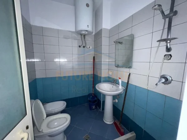 Durres Plazh, shitet 1+1+Aneks+Ballkon Kati 5, 66 m² 135.000 € (plazhi rrota e kuqe durres)