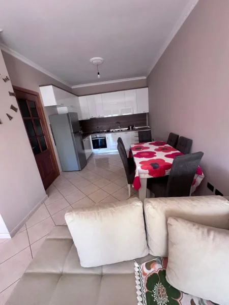 Durres, jepet me qera apartament 2+1+Aneks+Ballkon Kati 6, 90 m² 450 € (Vollga)