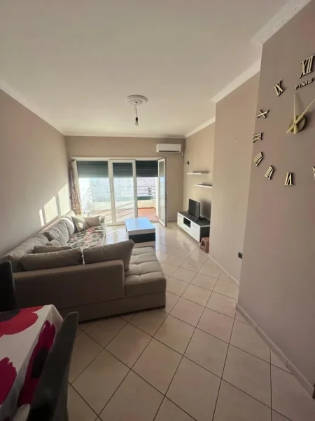 Durres, jepet me qera apartament 2+1+Aneks+Ballkon Kati 6, 90 m² 450 € (Vollga)