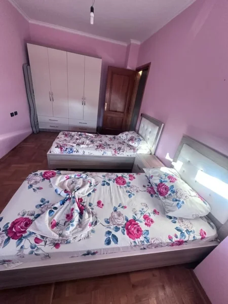 Durres, jepet me qera apartament 2+1+Aneks+Ballkon Kati 6, 90 m² 450 € (Vollga)
