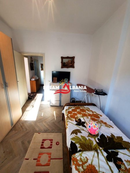 Tirane, jepet me qera apartament Kati 2, 75 m² 450 € (Ne rrugen Ferit Xhajko)