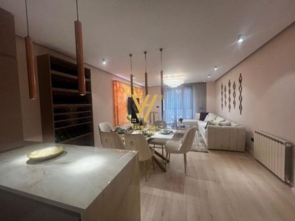 Tirane, jepet me qera apartament 2+1+Ballkon Kati 9, 120 m² 1.800 € (BLLOKU)