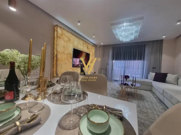 Tirane, jepet me qera apartament 2+1+Ballkon Kati 9, 120 m² 1.800 € (BLLOKU)